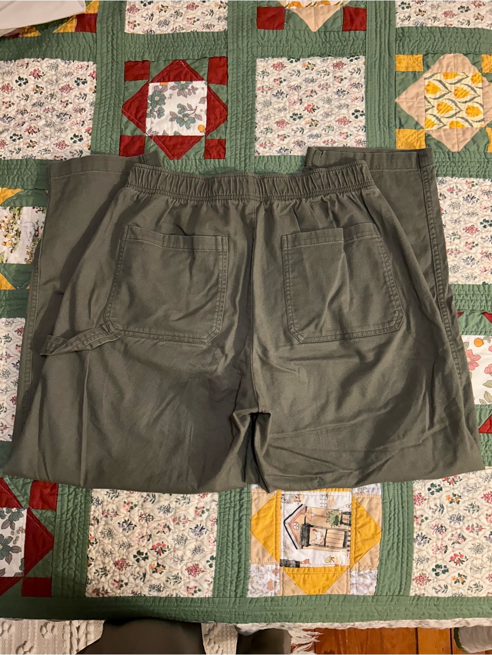 Old Navy Olive Green Women's Cargo Pulla Trousers with Elastic Waist - Picture 3 of 5